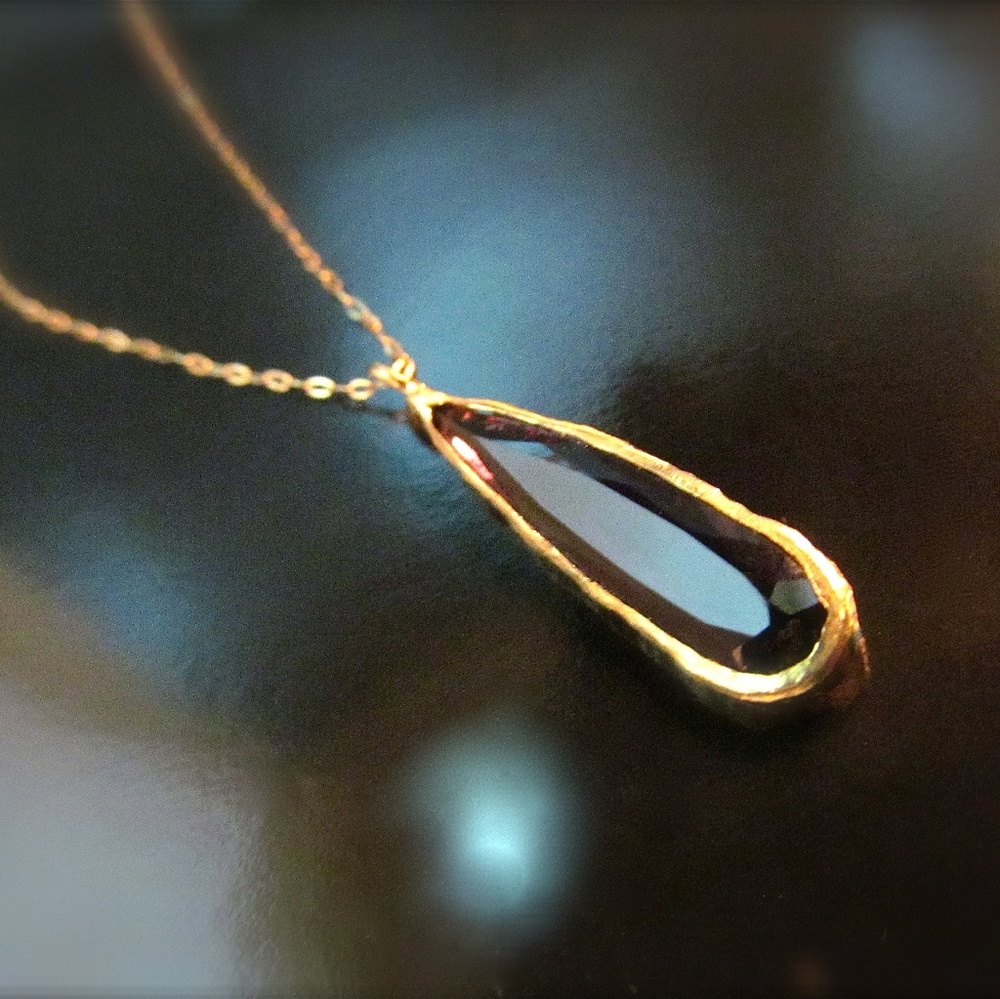 Gold necklace. Gold Garnet necklace.